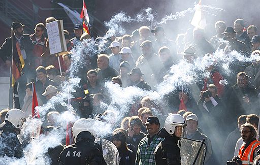 19.10.2009 В Люксембурге у здания правительства, где состоялось заседание министров сельского хозяйства Евросоюза, фермеры провели массовую акцию протеста из-за низких цен на молоко 