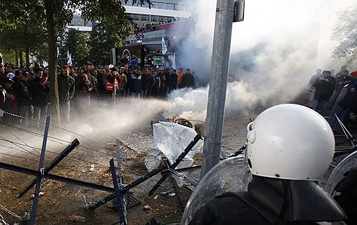 19.10.2009 В Люксембурге у здания правительства, где состоялось заседание министров сельского хозяйства Евросоюза, фермеры провели массовую акцию протеста из-за низких цен на молоко 