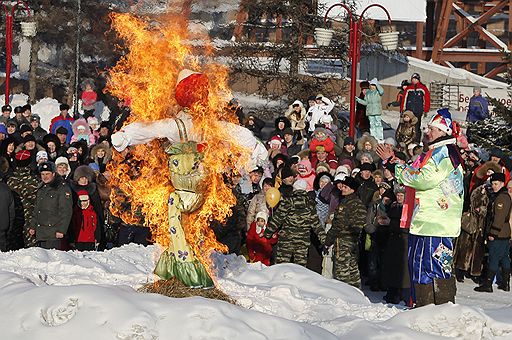 14.02.2010 В нескольких странах отметили проводы зимы, сопровождающиеся массовыми гуляниями с песнями, танцами, хороводами. А также традиционным сжиганием соломенной Масленицы