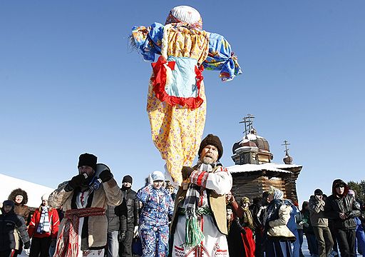 14.02.2010 В нескольких странах отметили проводы зимы, сопровождающиеся массовыми гуляниями с песнями, танцами, хороводами. А также традиционным сжиганием соломенной Масленицы