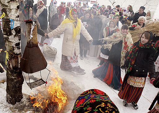 14.02.2010 В нескольких странах отметили проводы зимы, сопровождающиеся массовыми гуляниями с песнями, танцами, хороводами. А также традиционным сжиганием соломенной Масленицы