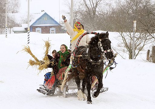 14.02.2010 В нескольких странах отметили проводы зимы, сопровождающиеся массовыми гуляниями с песнями, танцами, хороводами. А также традиционным сжиганием соломенной Масленицы