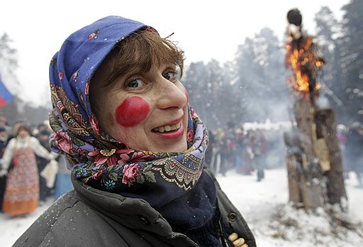 14.02.2010 В нескольких странах отметили проводы зимы, сопровождающиеся массовыми гуляниями с песнями, танцами, хороводами. А также традиционным сжиганием соломенной Масленицы