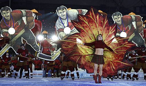 28.02.2010 В Ванкувере прошла официальная церемония закрытия XXI Олимпийских зимних игр. Мэру города Сочи, где состоится следующая зимняя Олимпиада, был передан олимпийский огонь