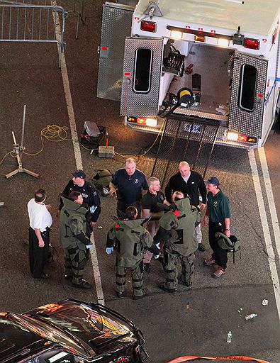 01.05.2010 В Нью-Йорке был предотвращен теракт - на Таймс-сквер было обнаружено и обезврежено самодельное взрывное устройство в припаркованном автомобиле