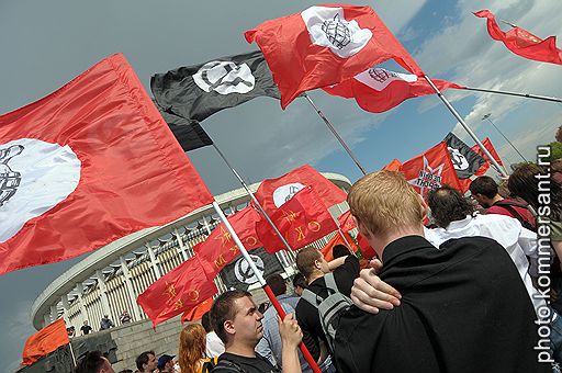 15.05.2010 В Санкт-Петербурге движение &quot;Питерские родители против реформ бюджетной сферы&quot; провели митинг против платного образования. В акции приняли участие 250 человек