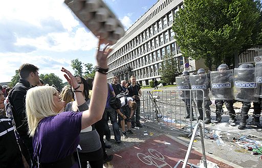 19.05.2010 В Любляне около 10 тысяч студентов вышли на центральные улицы в знак протеста против планов правительства Словении сократить расходы на стипендии и оплату обедов студентов 