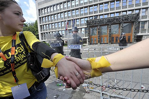 19.05.2010 В Любляне около 10 тысяч студентов вышли на центральные улицы в знак протеста против планов правительства Словении сократить расходы на стипендии и оплату обедов студентов 