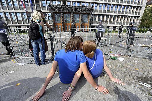 19.05.2010 В Любляне около 10 тысяч студентов вышли на центральные улицы в знак протеста против планов правительства Словении сократить расходы на стипендии и оплату обедов студентов 