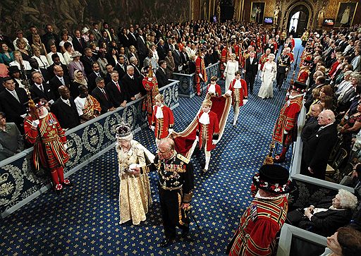 25.05.2010 В Лондоне королева Великобритании Елизавета II открыла первую после прошедших выборов сессию парламента. Елизавета II выступила с тронной речью, обозначив приоритетные задачи государства
