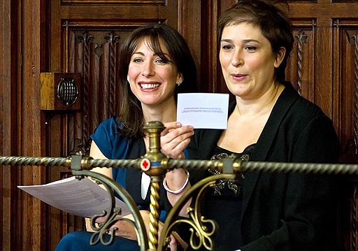 25.05.2010 В Лондоне королева Великобритании Елизавета II открыла первую после прошедших выборов сессию парламента. Елизавета II выступила с тронной речью, обозначив приоритетные задачи государства