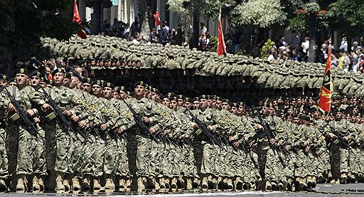 26.05.2010 В Тбилиси на проспекте Руставели прошел военный парад, приуроченный к Дню независимости Грузии. В марше приняли участие более 4 тыс. военнослужащих сухопутных войск, 117 единиц боевой техники и 18 самолетов и вертолетов