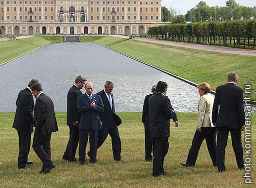 Встреча лидеров «Большой восьмерки» во время саммита G8 в Константиновском дворце в Стрельне, июль 2006