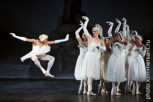 Нью-Йоркский мужской балет «Трокадеро де Монте-Карло» на сцене Театра Эстрады, февраль 2007