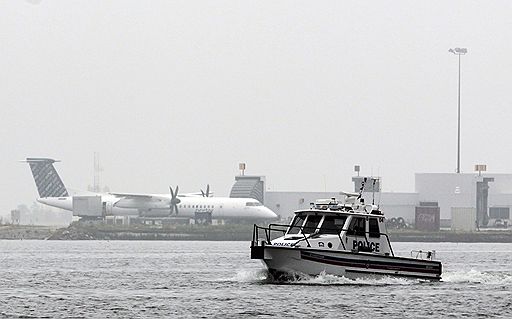 22.06.2010 В Торонто на улицы вышли сотни людей с призывом к лидерам G20, которые примут участие в саммите 26-27 июня, обратить внимание на проблемы меньшинства