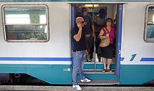 09.07.2010 Пассажиры Рима оказались заложниками 24-часовой забастовки, которую проводят работники железнодорожного сообщения. Итальянские профсоюзы недовольны условиями работы и отсутствием прогресса в развитии железнодорожной отрасли