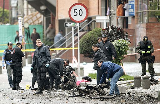 12.08.2010 Девять человек получили ранения в результате взрыва заминированного автомобиля в столице Колумбии. Взрывной волной повреждены 10 зданий