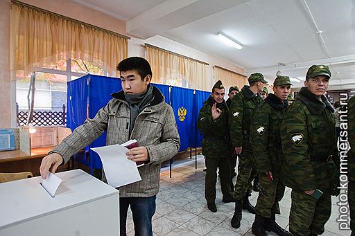 10.10.2010 В 77 регионах России прошел единый день голосования: избирались депутаты региональных и местных парламентов, главы муниципалитетов. По оценке наблюдателей, этот день голосования по количеству нарушений намного превзошел мартовские выборы и практически сравнялся с самыми скандальными региональными выборами, прошедшими в октябре 2009 года