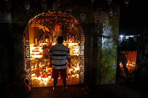 12.10.2010 В горе Сорте (Венесуэла) последователи веры Maria Lionza приняли участие в ежегодном религиозном фестивале. Вера объединяет в себе элементы христианства и религию вуду