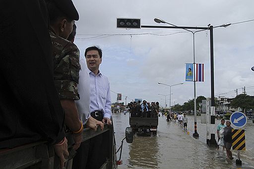 18.10.2010 Сильные проливные дожди обернулись затоплением центральной и северо-восточной частей Таиланда. В некоторых провинциях вода поднялась более чем на метр. Нарушено автомобильное и авиасообщение