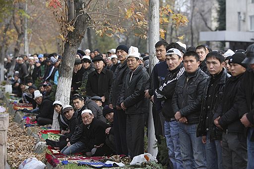 16.11.2010 Мусульмане отметили Курбан-байрам, день жертвоприношения. Молебны начались с раннего утра. Затем правоверные приступили к жертвенному обряду