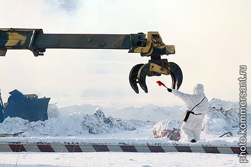 19.01.2011 Военнослужащие Южного военного округа провели под Ростовом учения, посвященные годовщине образования инженерных войск. Считается, что этот род войск появился 21 января 1701 года, когда Петр I подписал указ об образовании первой инженерной школы. Военные приняли участие в занятиях по боевой подготовке и инженерной разведке с использованием собак