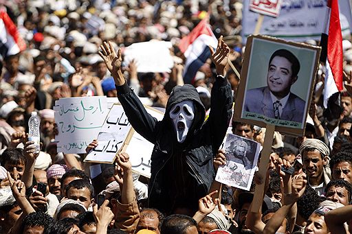 02.03.2011 В крупных городах Йемена прошли многотысячные демонстрации, участники которых требовали ухода с поста президента Али Абдаллы Салеха