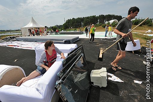 В Тверской области с 1 июля по 2 августа проходит ежегодный молодежный форум «Селигер-2011». В этом году на форуме будут работать четыре восьмидневных смены по 10-ти тематическим направлениям. Впервые каждый из участников сможет выбрать индивидуальную образовательную программу