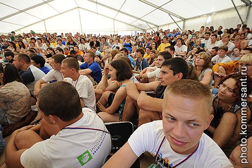 В Тверской области с 1 июля по 2 августа проходит ежегодный молодежный форум «Селигер-2011». В этом году на форуме будут работать четыре восьмидневных смены по 10-ти тематическим направлениям. Впервые каждый из участников сможет выбрать индивидуальную образовательную программу