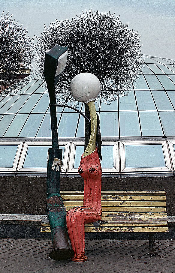 Скульптура &quot;Влюбленные фонари&quot;. Киев
