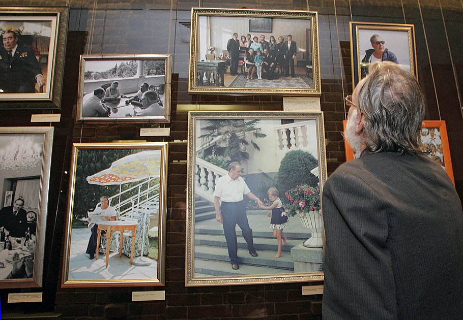Выставка работ специального корреспондента ИТАР-ТАСС В.Г. Мусаэльяна к 100-летию Л.И. Брежнева, которая открылась в Государственном историческом музее.