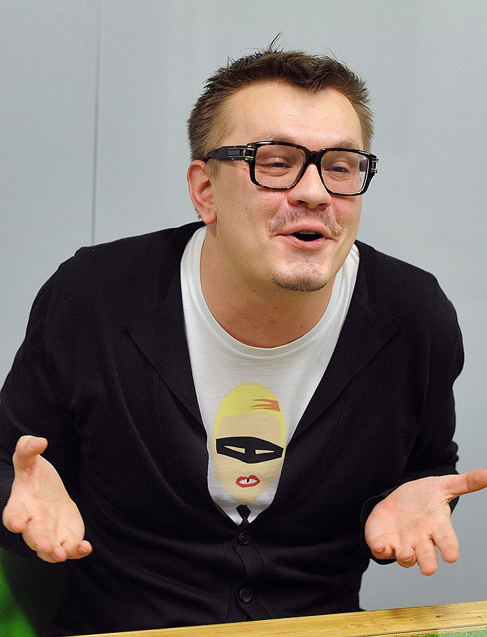 Все равно пять дней в неделю мы существуем, а настоящая жизнь начинается в пятницу. И пятница в России стала чем-то таким важным и почти национальным, что ли