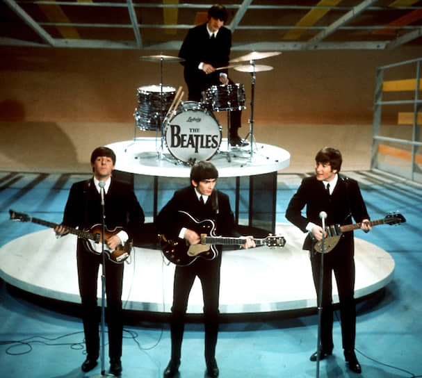 В ходе весенних и летних концертов 1963 года The Beatles поклонники и особенно поклонницы сопровождали их выступление оглушительным визгом и криками, бросались на сцену, рыдали и падали в обморок