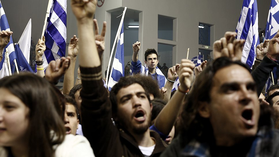 Сторонники Никоса Анастасиадис во время предвыборной кампании