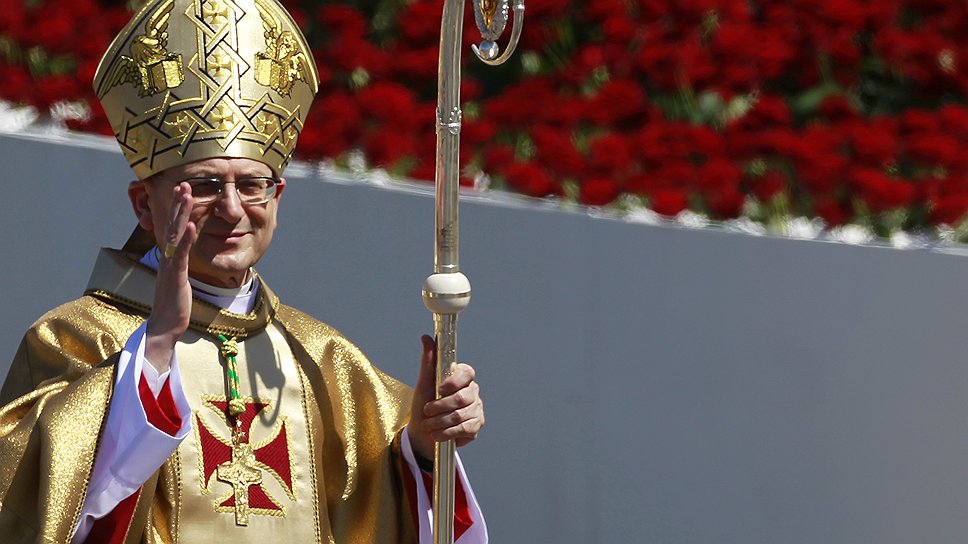 Анджело Амато, кардинал-дьякон,	префект Конгрегации по канонизации святых (Италия)
