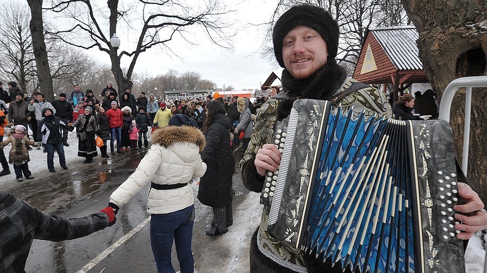 Празднование Масленицы в Москве