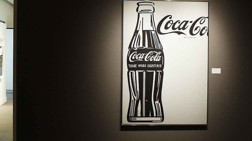 Уже спустя 50 лет после изобретения напитка он стал своеобразным национальным символом Америки. 
&lt;br>Картина Энди Уорхола «Coca-Cola» во время торгов на аукционе Sotheby&#39;s в Нью-Йорке