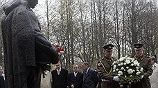 Эстония заплатит защитникам памятника Советскому солдату