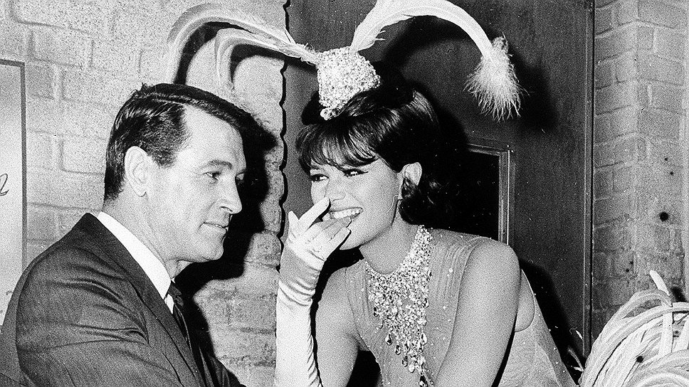 Клаудия Кардинале и актер Рок Хадсон во время съемок фильма &quot;Повязка на глаза&quot;. 20 апреля 1965 года