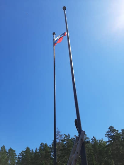 В июне 2022 года с мемориального комплекса в Катыни сняли флаг Польши. Мэр Смоленска Андрей Борисов заявил, что польских флагов не может быть на российских мемориалах