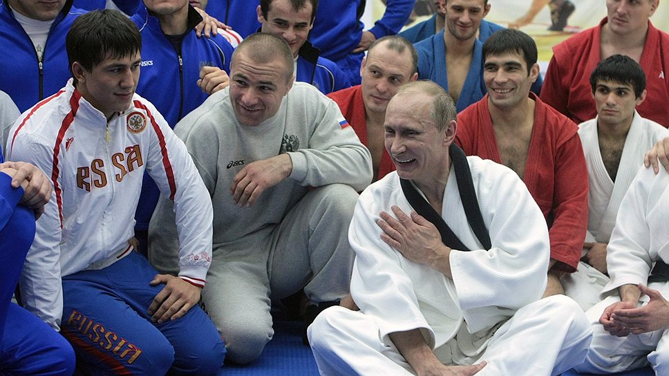 Владимир Путин и команда по спортивной борьбе, дзюдо и самбо