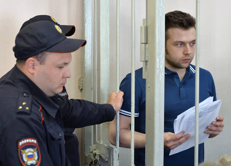 Илья Гущин (родился в 1988 году). Задержан 6 февраля 2013 года. По данным следствия, пытался повалить сотрудника полиции, препятствовал задержанию другого участника беспорядков. 18 августа 2014 года был осужден на 2,5 года лишения свободы. 5 августа 2015 освобожден из колонии