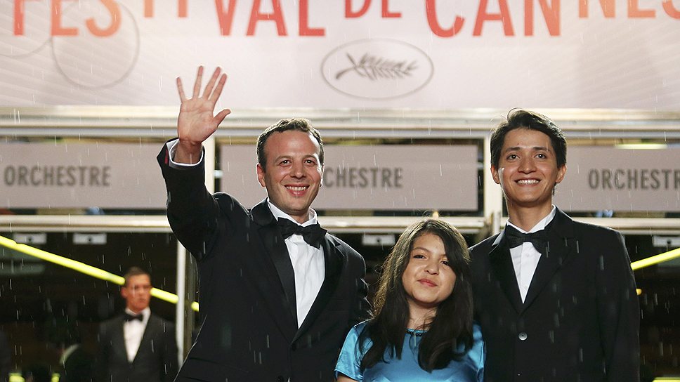 Слева направо: режиссер Амат Эскаланте, Андрэа Вергара и Армандо Эспития