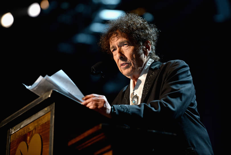 «Я всего лишь почтальон, доставляющий песни»&lt;br>
В 2016 году Нобелевский комитет присудил Бобу Дилану премию по литературе. Награды он удостоен «за создание новых поэтических выражений в великой американской песенной традиции»
