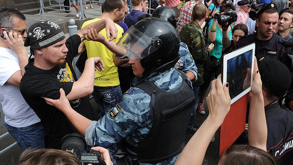 11 июня полиция Москвы задержала у Госдумы сторонников запрета гей-пропаганды