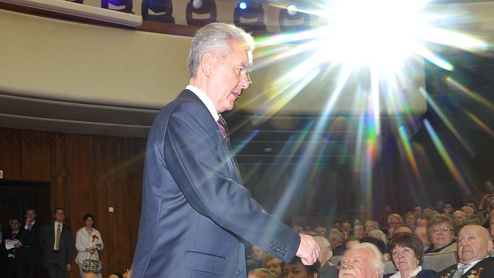 Мэр Москвы Сергей Собянин на концерте, посвященном празднованию 66-й годовщины Победы в Великой Отечественной войне. 2011 год

