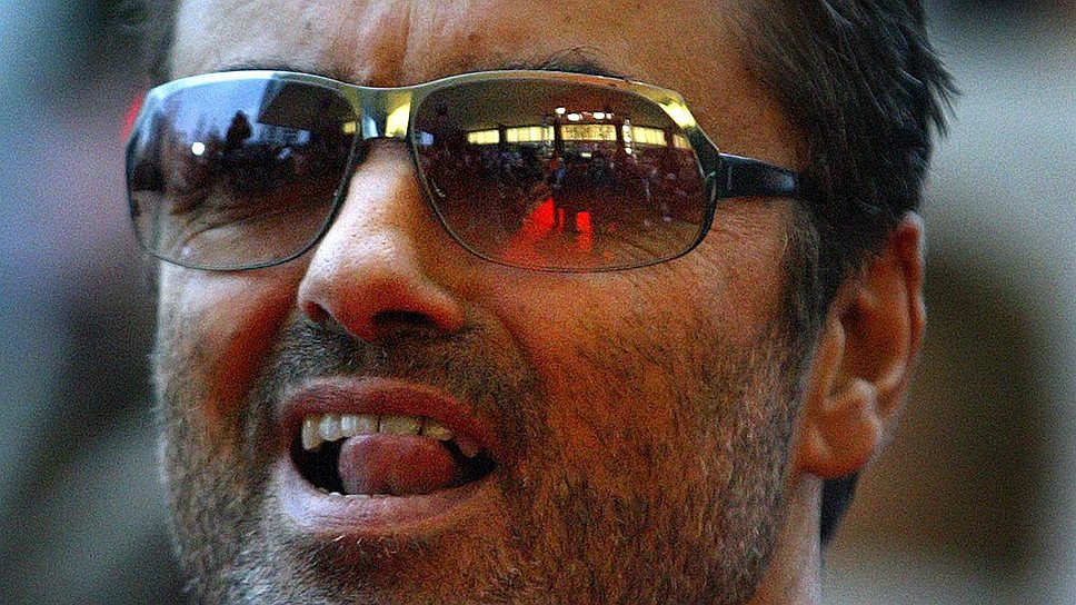 Джордж Майкл перед премьерой фильма George Michael: A Different Story, 2005 год