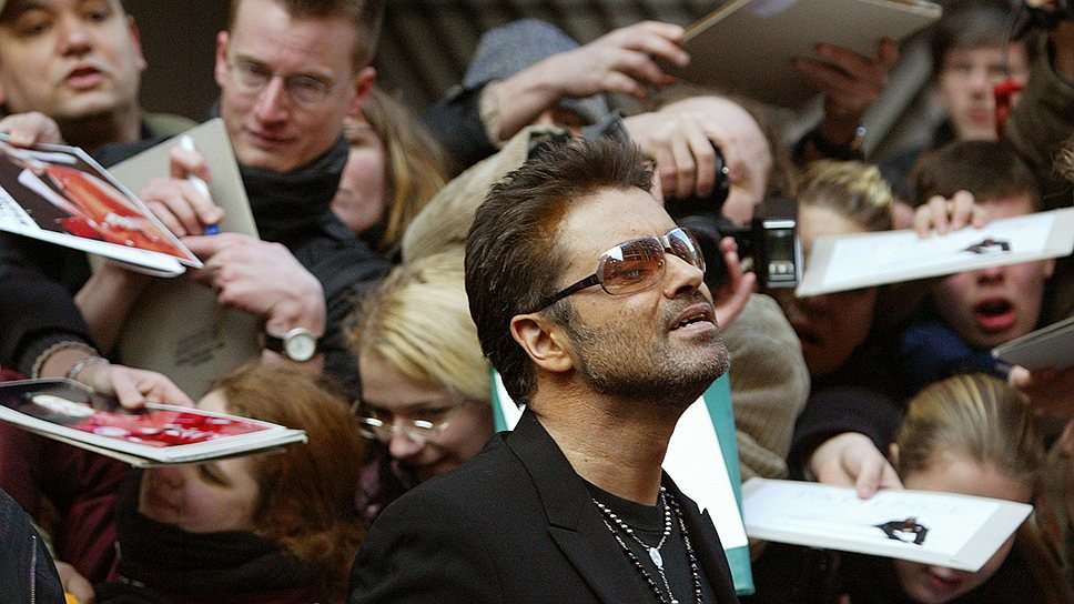 Джордж Майкл перед премьерой фильма George Michael: A Different Story, 2005 год