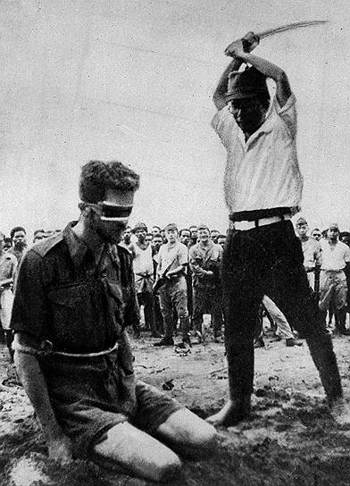 1945 год. Казнь солдата союзных войск во время Второй мировой войны японским солдатом. На сегодняшний день в Японии существует смертная казнь через повешение, однако применяется ли она на самом деле, неизвестно 
