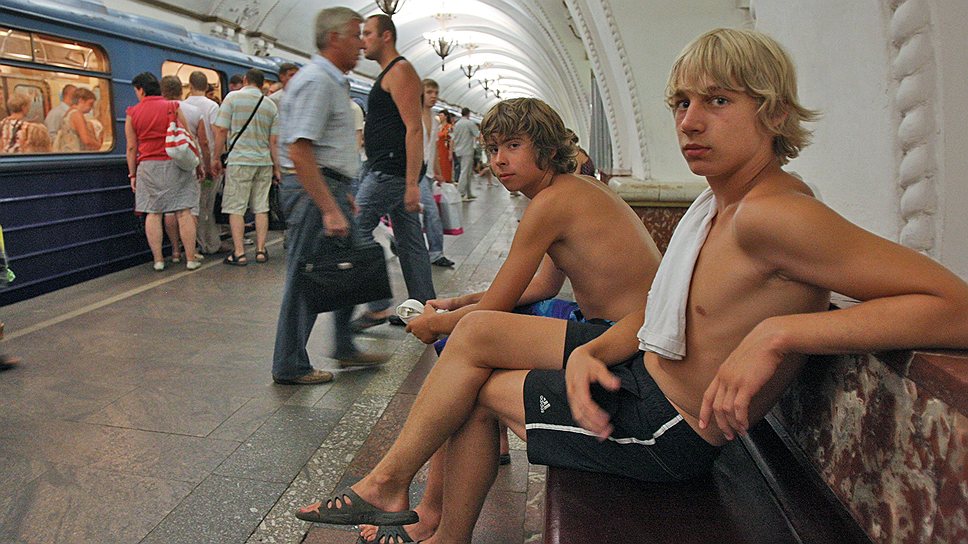 Пока москвичи мирятся с жарой и ездят в еще более душной, чем обычно, московской подземке, ученые вычислили температуру ада — на основании сопоставления цитат из Библии на эту тему — 718°С